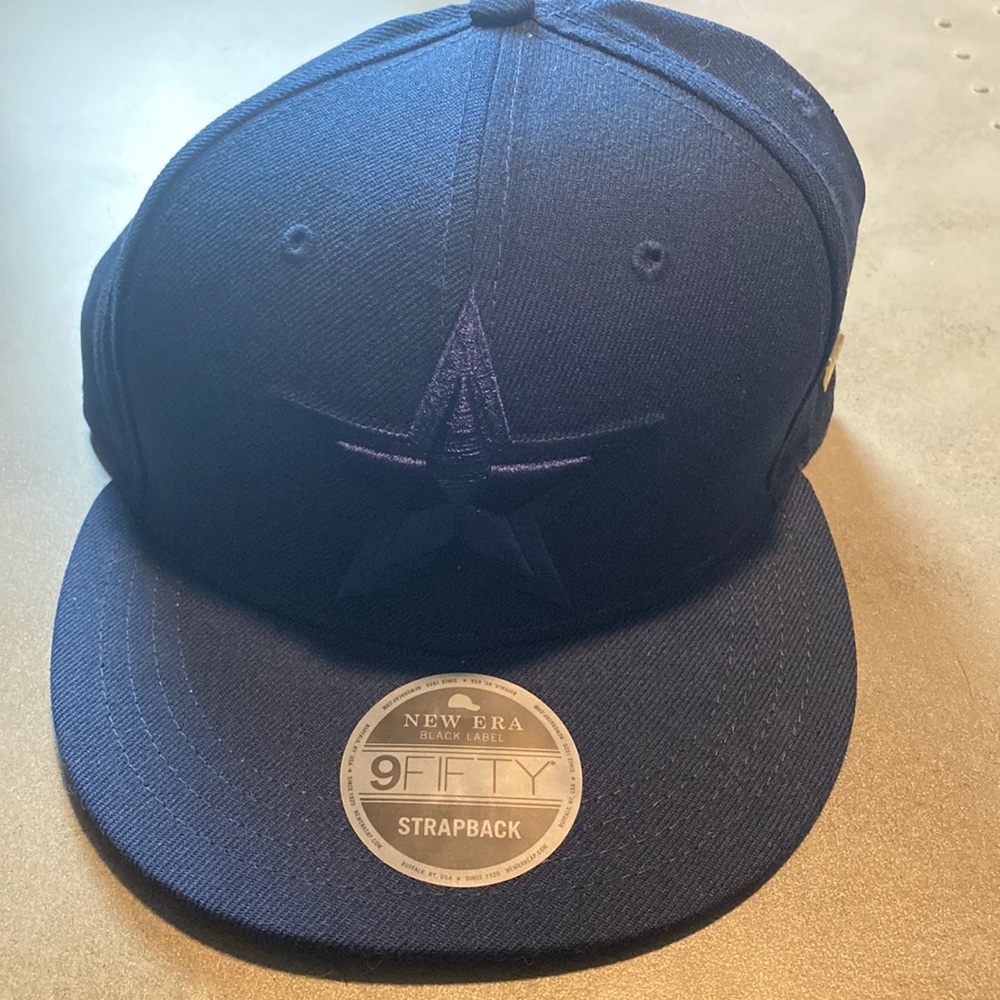 Dallas Cowboys New Era Strapback Adjustable Black Label hat. 9Fifty